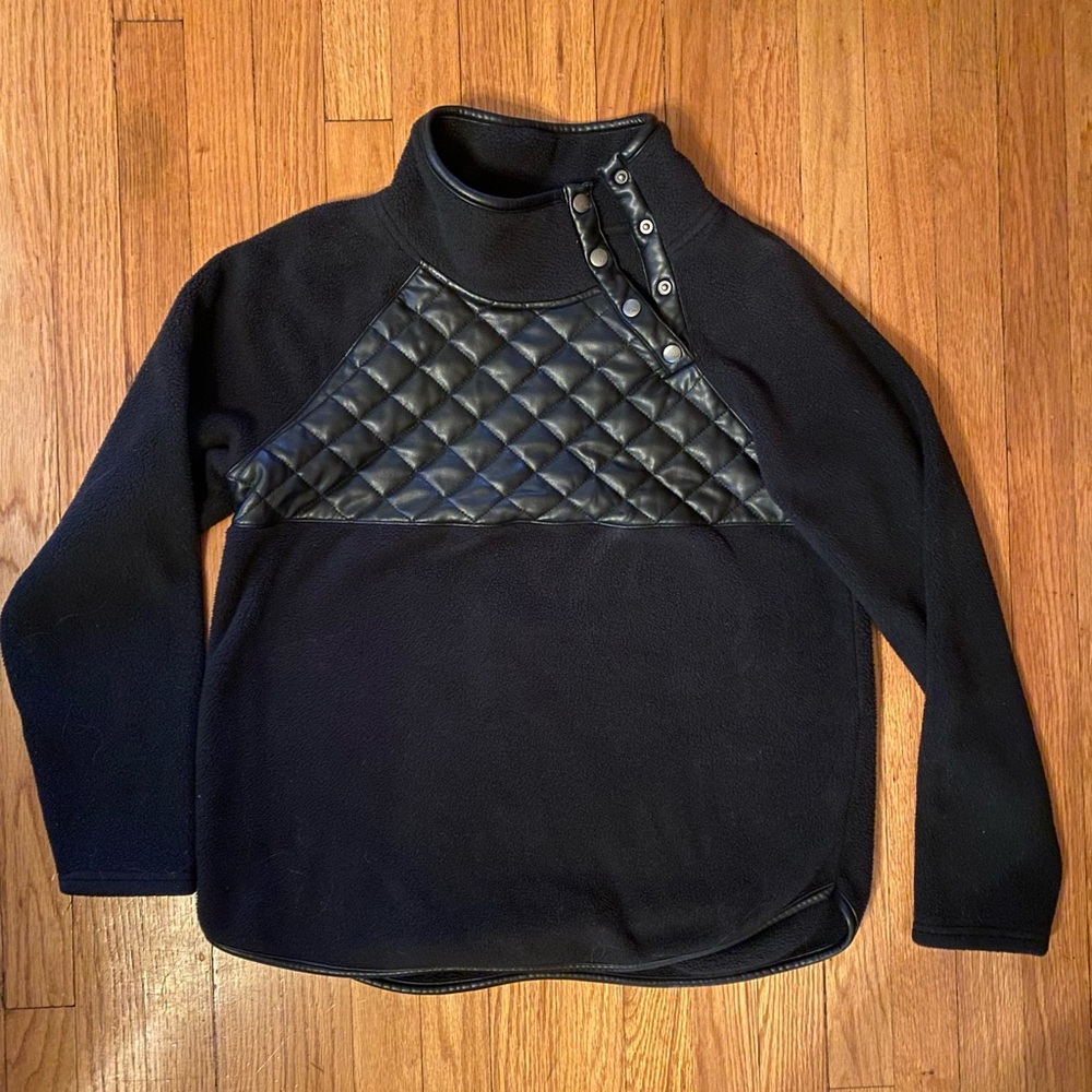 Abercrombie and Fitch quilted fleece sweatshirt. Size M